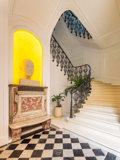 Snap Paris Headquarters Large Bust in Lobby Alcove